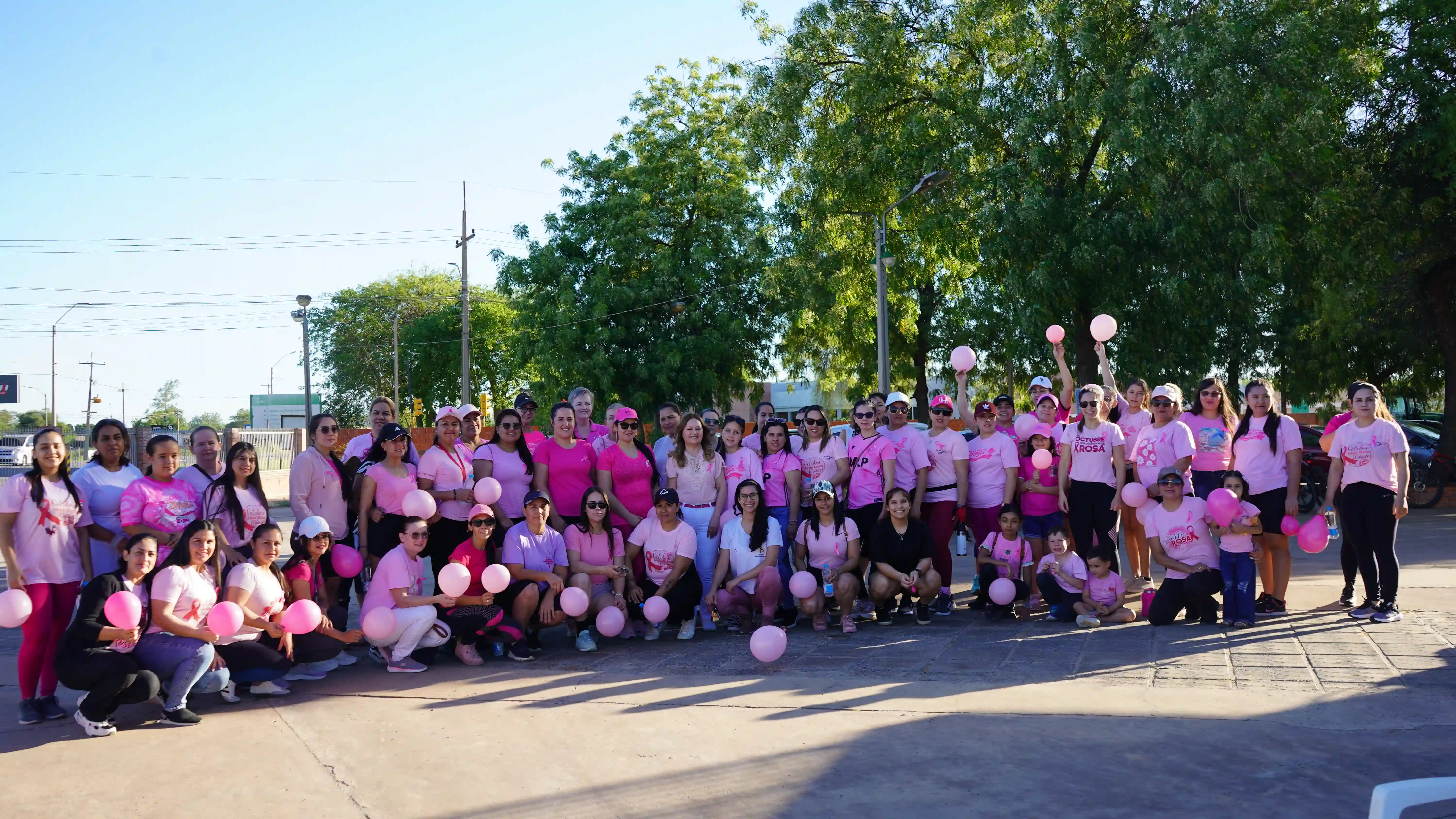 Marcha Rosa en conmemoración al Día Mundial de la Lucha contra el Cáncer de Mama.
